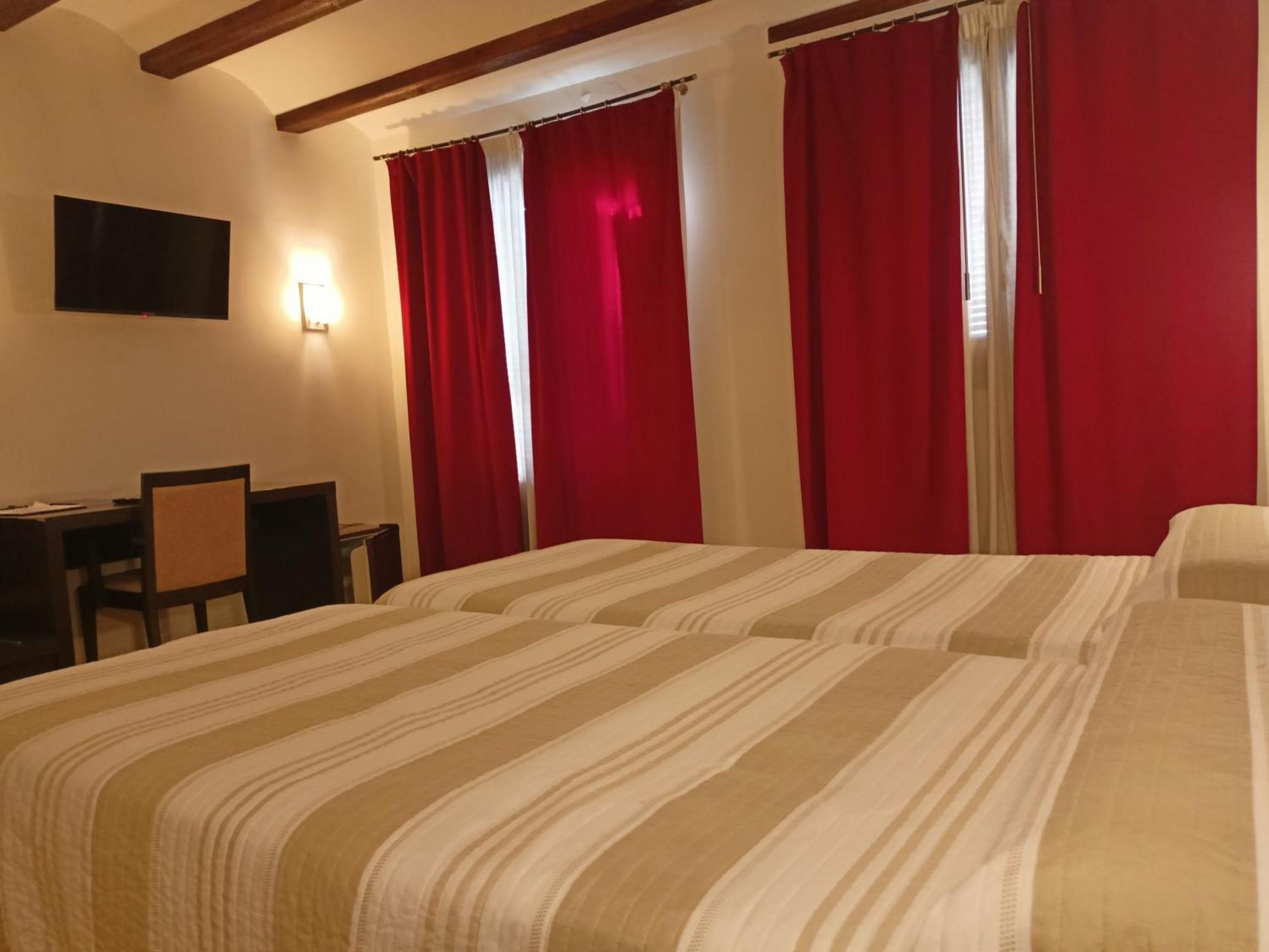 Hotel Rey Sancho Navarrete Exterior photo
