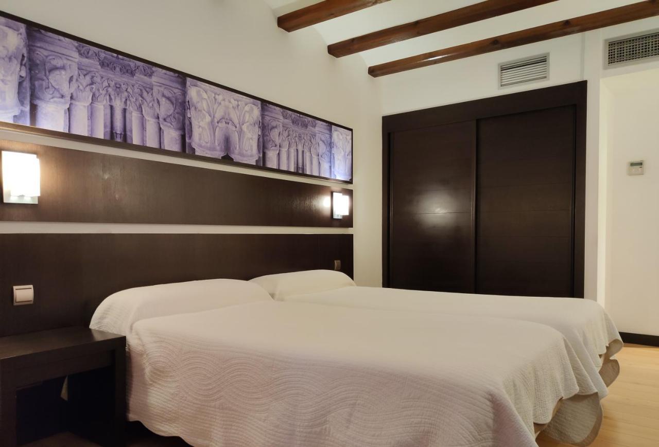 Hotel Rey Sancho Navarrete Exterior photo